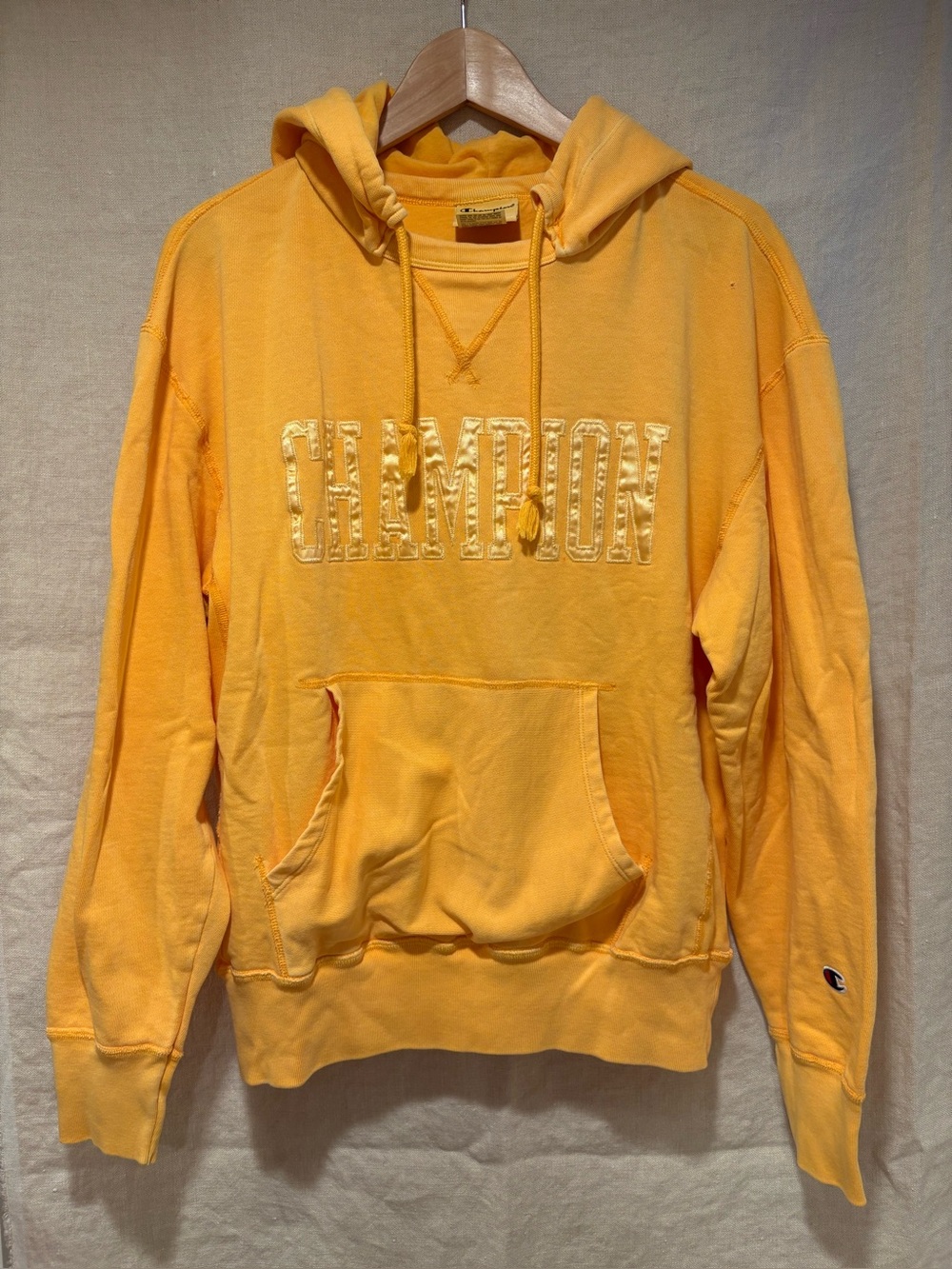 Champion hoodie, garment dyed, M